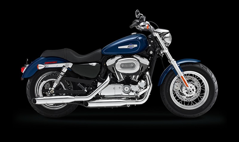Harley Davidson Softail BreakOut 2015 - 3D Model by SQUIR